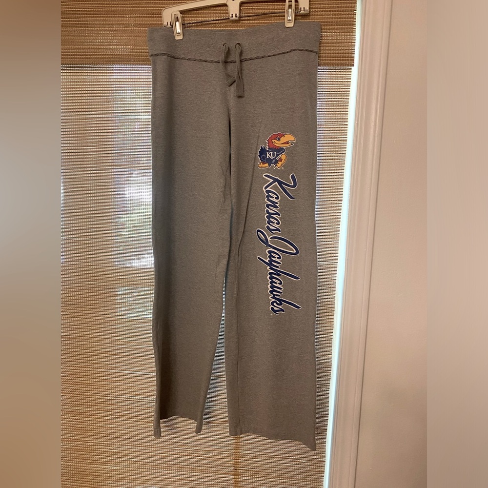 Vintage Kansas Jayhawks pull on knot pants. .